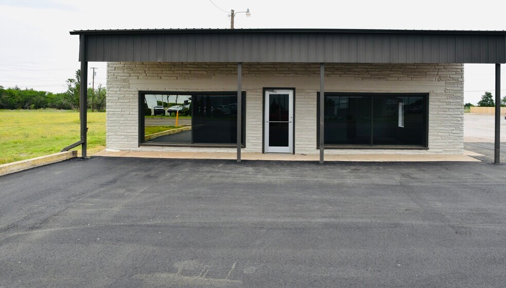 1811 E Broadway St, Altus, OK à louer - Photo du bâtiment - Image 2 de 13
