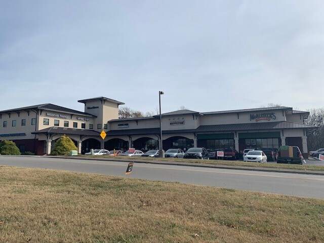 445 Marilyn Ln, Alcoa, TN à louer - Photo du bâtiment - Image 3 de 10