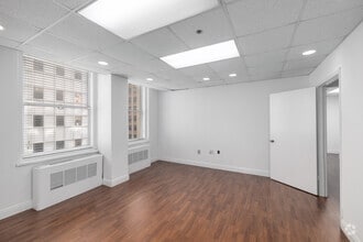 25 SE 2nd Ave, Miami, FL for lease Interior Photo- Image 1 of 1