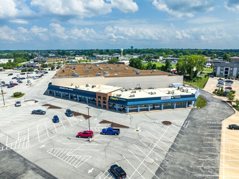 4103-4141 N Cloverleaf Dr, Saint Peters, MO à louer - Photo du bâtiment - Image 2 de 6