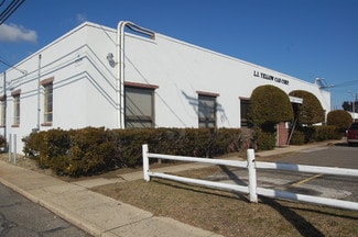 Plus de détails pour 100 New South Rd, Hicksville, NY - Industriel à louer