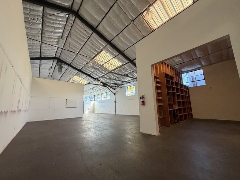 1989 Blake Ave, Los Angeles, CA for lease - Interior Photo - Image 3 of 14