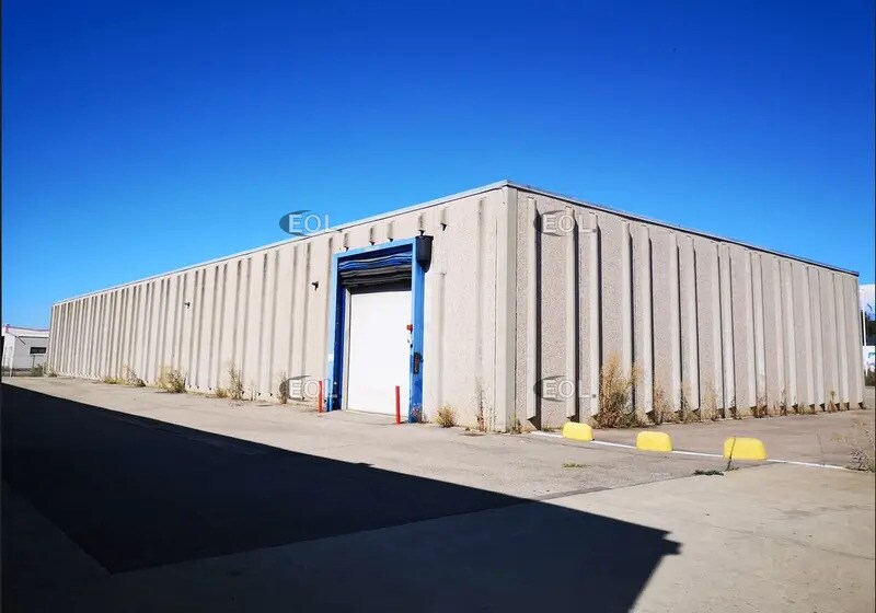 Industrial in Chaponnay for lease - Building Photo - Image 2 of 14