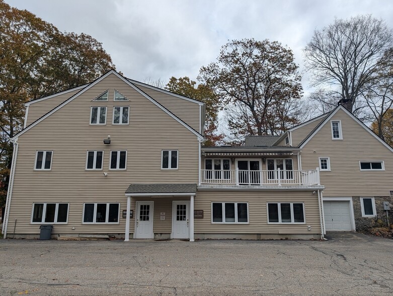 569 Main St, Monroe, CT à vendre - Photo du bâtiment - Image 2 de 3