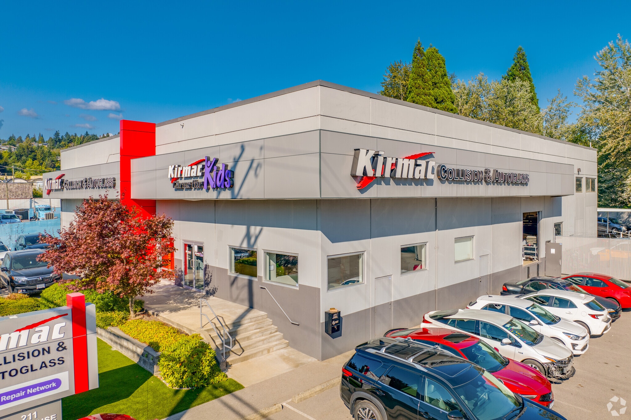 211 Schoolhouse St, Coquitlam, BC for sale Primary Photo- Image 1 of 1