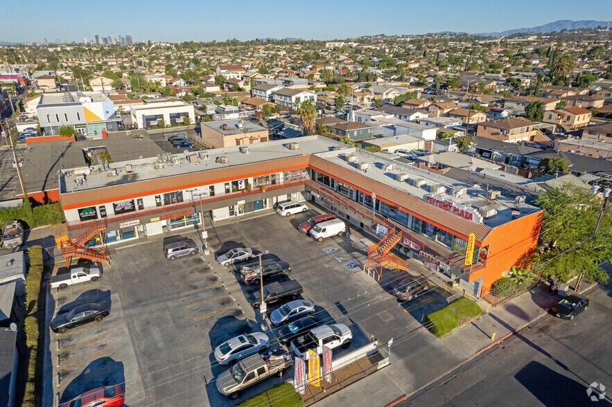 753-759 S Fetterly Ave, Los Angeles, CA à louer - Photo du bâtiment - Image 3 de 10