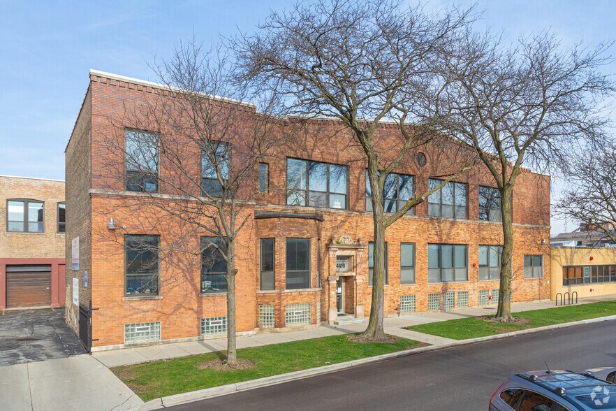4410 N Ravenswood Ave, Chicago, IL à louer - Photo principale - Image 1 de 8