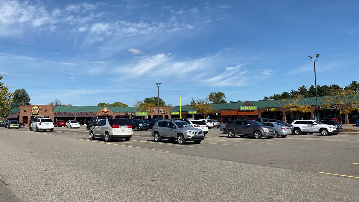 2546-2612 N Squirrel Rd, Auburn Hills, MI for lease Building Photo- Image 1 of 7