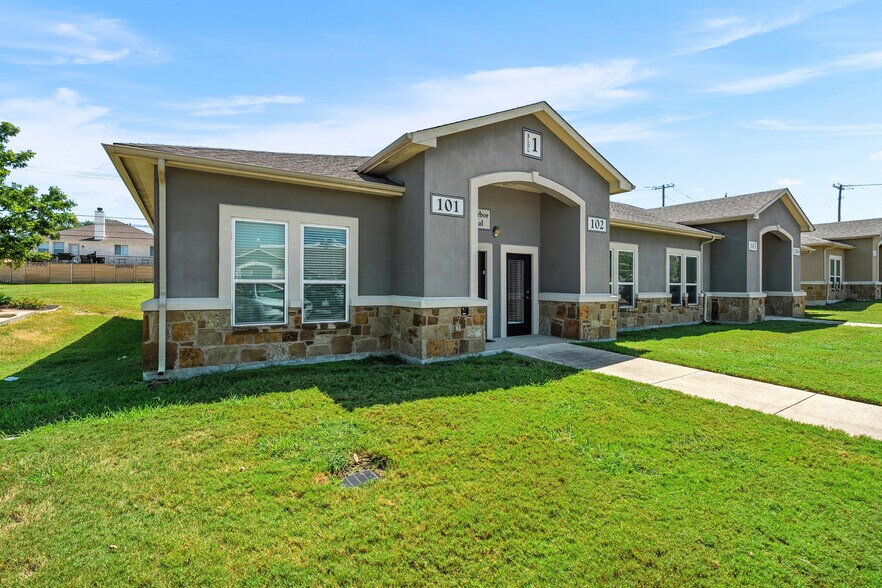 1490 Rusk Rd, Round Rock, TX à louer - Photo du bâtiment - Image 1 de 26