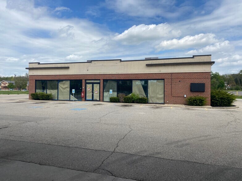 3624 S Nappanee St, Elkhart, IN à louer - Photo du bâtiment - Image 3 de 9