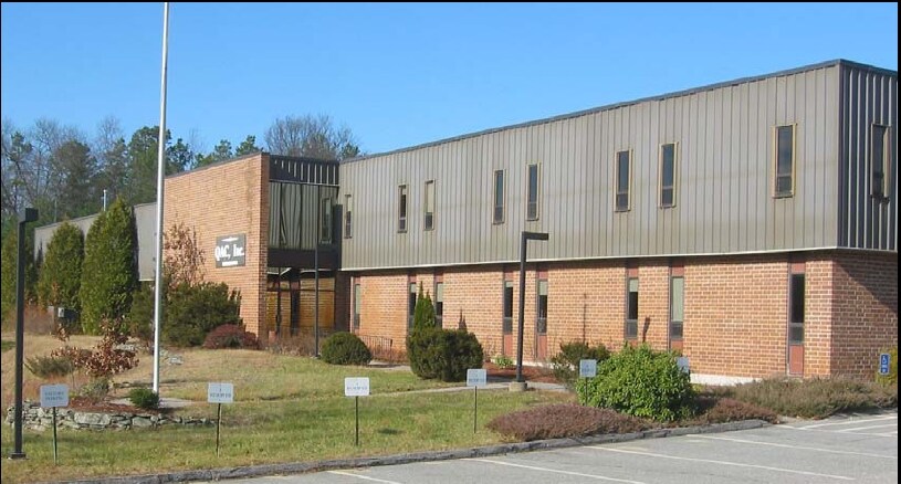 60 Pulpit Rock Rd, Pelham, NH à louer - Photo du bâtiment - Image 2 de 10