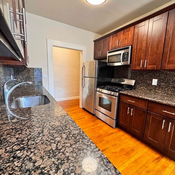 3140 21st St, San Francisco, CA à vendre - Photo du bâtiment - Image 3 de 12