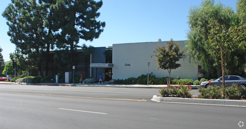 1346 Foothill Blvd, La Cañada Flintridge, CA for lease - Building Photo - Image 3 of 6