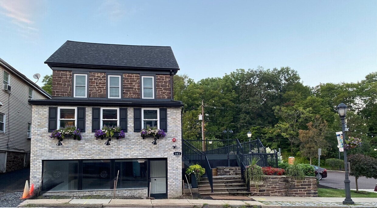 143 N Main St, Souderton, PA à vendre Photo du bâtiment- Image 1 de 1