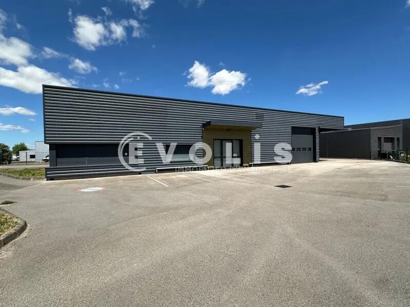 Office in Arnas for lease Building Photo- Image 1 of 6