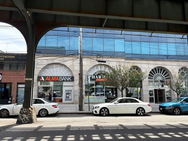 23-25 31st St, Astoria, NY for lease - Building Photo - Image 3 of 22
