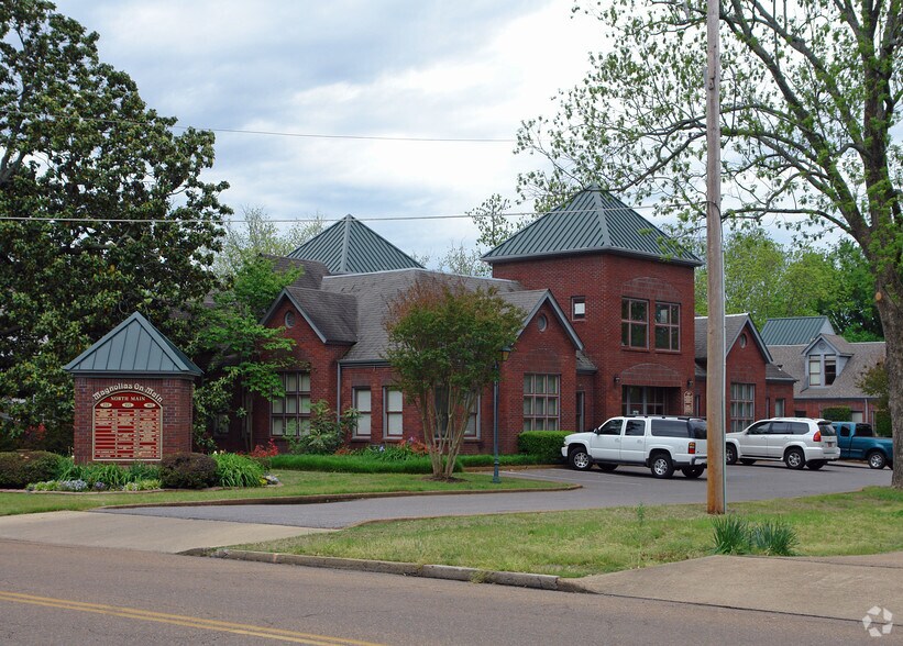 165 N Main St, Collierville, TN à louer - Photo du bâtiment - Image 3 de 4