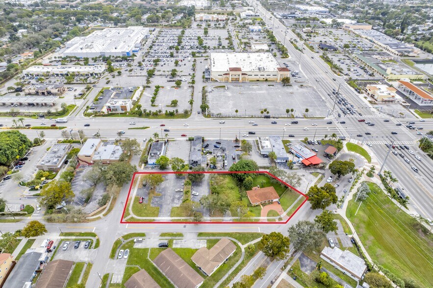 5912 Tyler Street, Hollywood, FL à vendre - Photo du bâtiment - Image 2 de 16