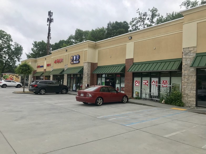 13633 Warwick Blvd, Newport News, VA for lease - Building Photo - Image 3 of 6