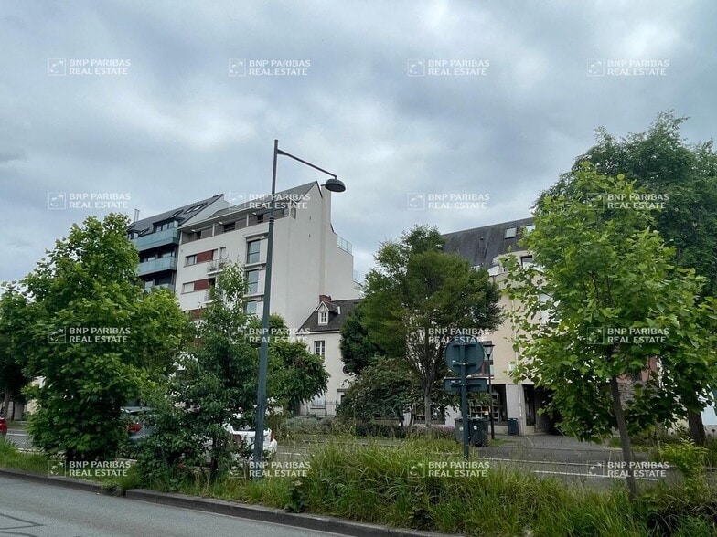 Office in Rennes for lease - Building Photo - Image 2 of 7