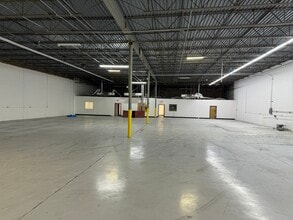 829 Pickens Industrial Dr, Marietta, GA for lease Interior Photo- Image 2 of 4