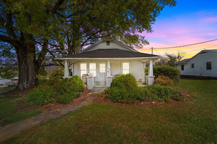 313 E King St, King, NC à vendre - Photo du bâtiment - Image 2 de 18