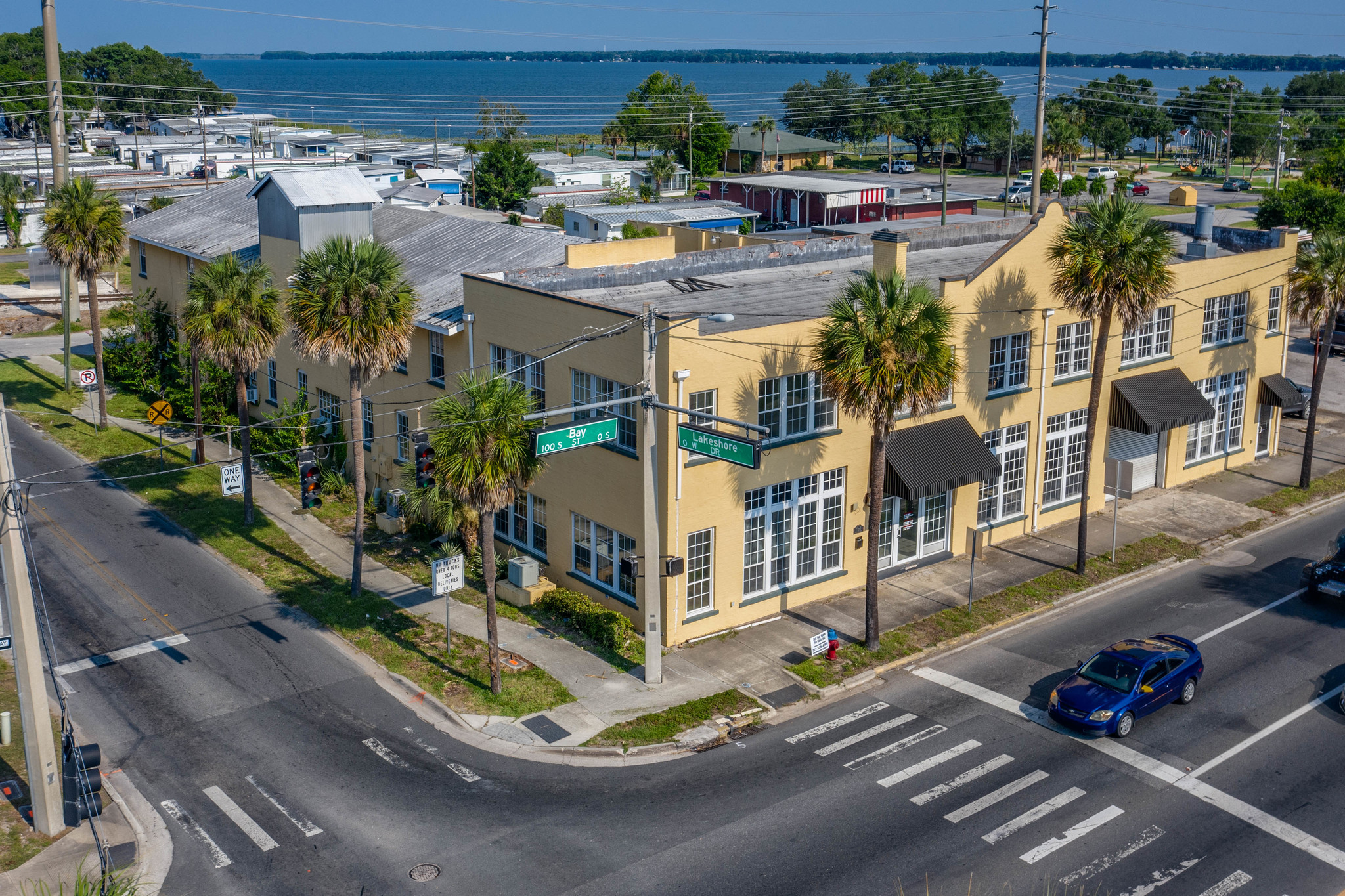 12 S Bay St, Eustis, FL à vendre Photo principale- Image 1 de 1