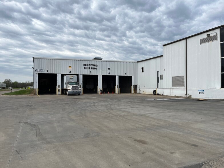 515 S 4th St, Osage City, KS for sale - Building Photo - Image 3 of 8