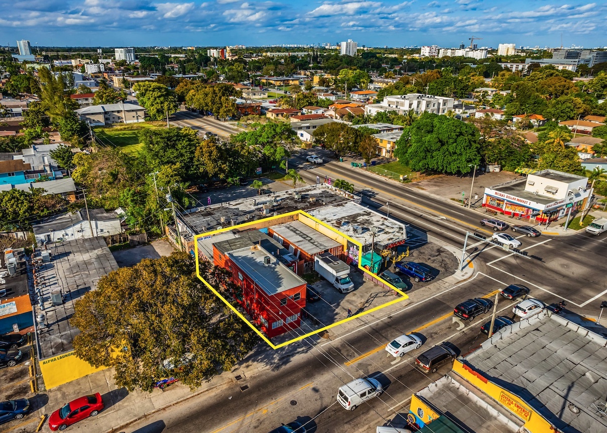 2219 NW 28th St, Miami, FL à vendre Photo du b timent- Image 1 de 1