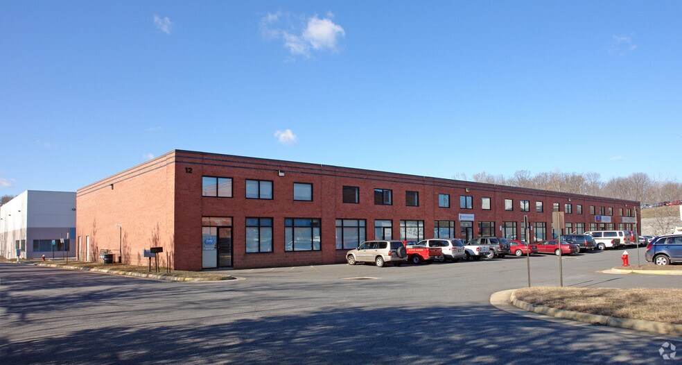 12 Cardinal Park Dr, Leesburg, VA à vendre - Photo principale - Image 1 de 6