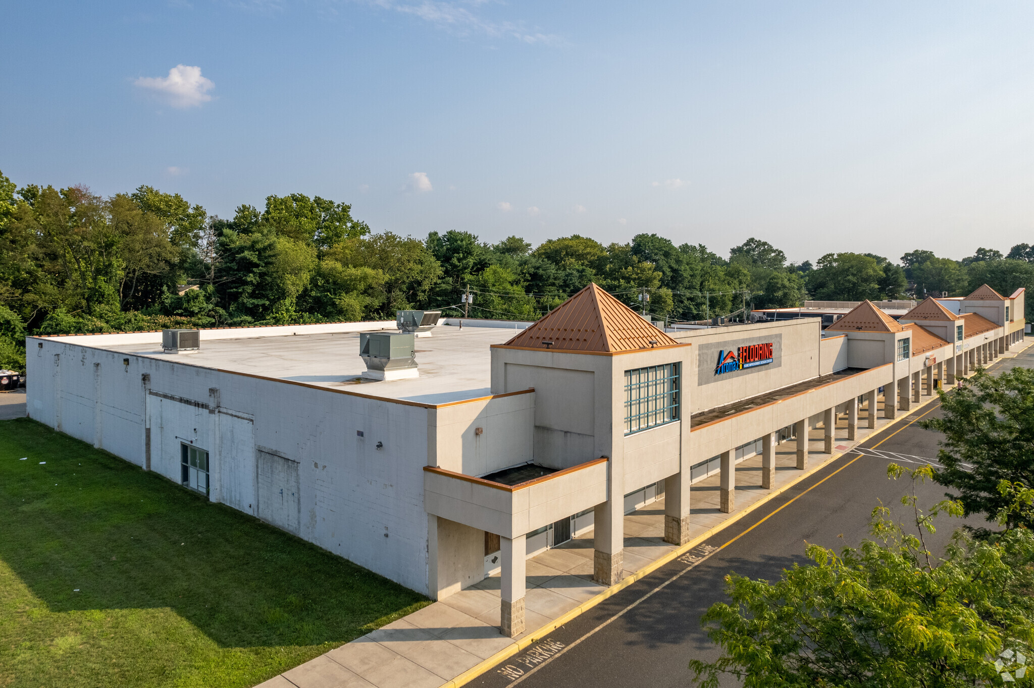 1210 Route 130 N, Cinnaminson, NJ à louer Photo principale- Image 1 de 11