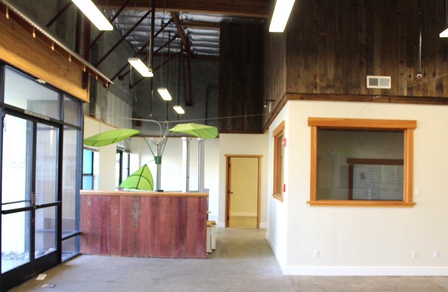 125 Mcpherson St, Santa Cruz, CA for lease - Interior Photo - Image 2 of 8