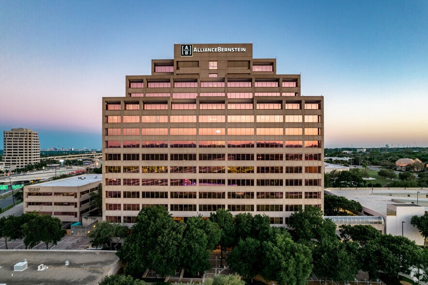 8000 IH-10 W, San Antonio, TX for lease - Building Photo - Image 2 of 18