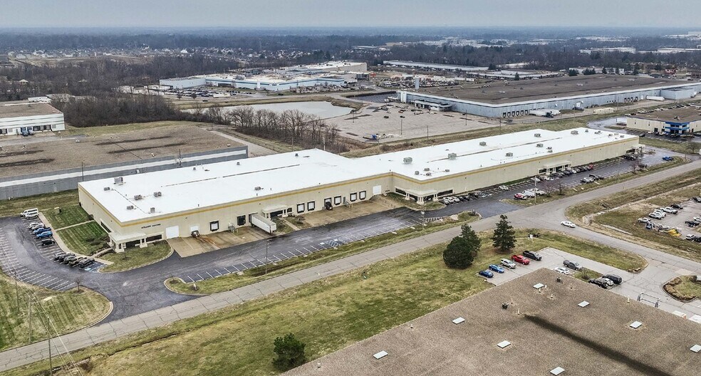7601-7687 Winton Dr, Indianapolis, IN à louer - Photo du bâtiment - Image 1 de 5