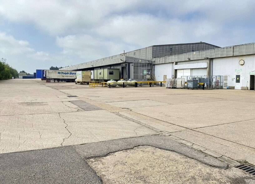 Bourne Enterprise Park, Tunnel Bank, Bourne for lease - Building Photo - Image 3 of 8