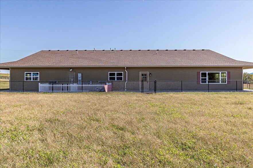 3536 NW Gower Rd, Gower, MO à vendre - Photo du bâtiment - Image 2 de 34