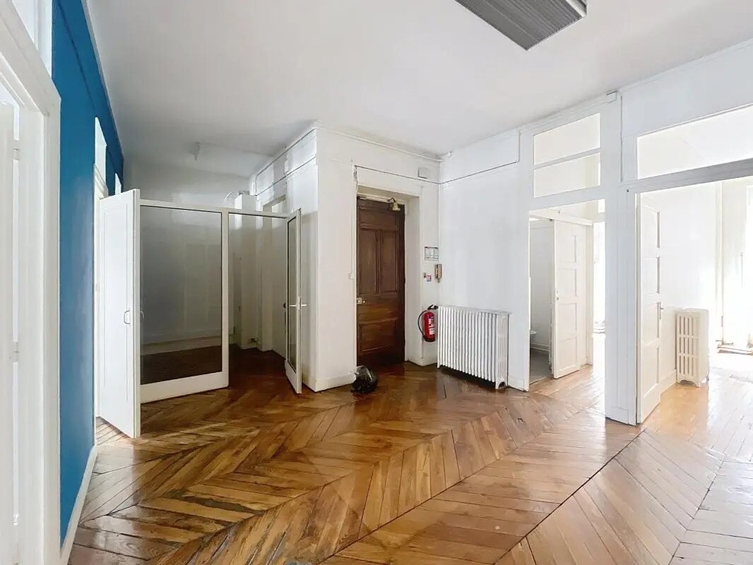 35 Rue De La République, Lyon for lease Interior Photo- Image 1 of 7