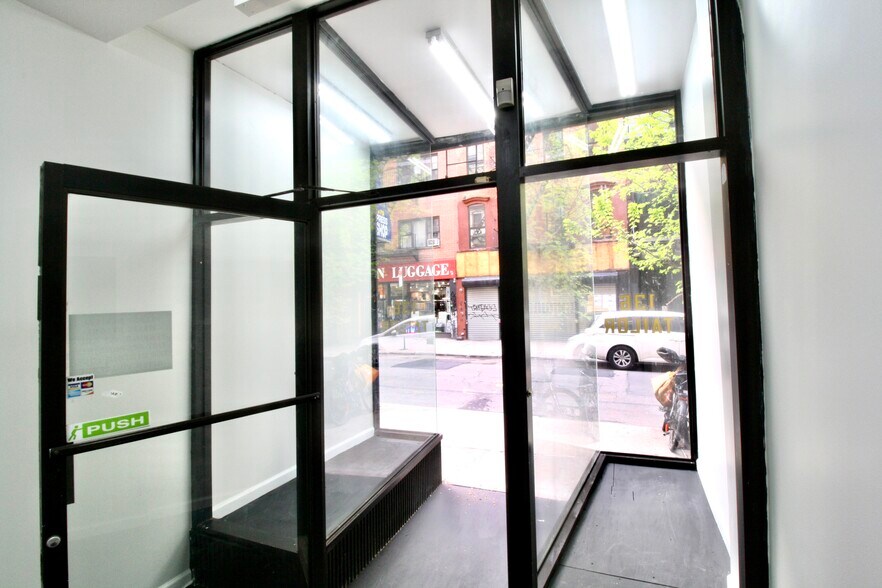136 Orchard St, New York, NY à louer - Photo du bâtiment - Image 2 de 3