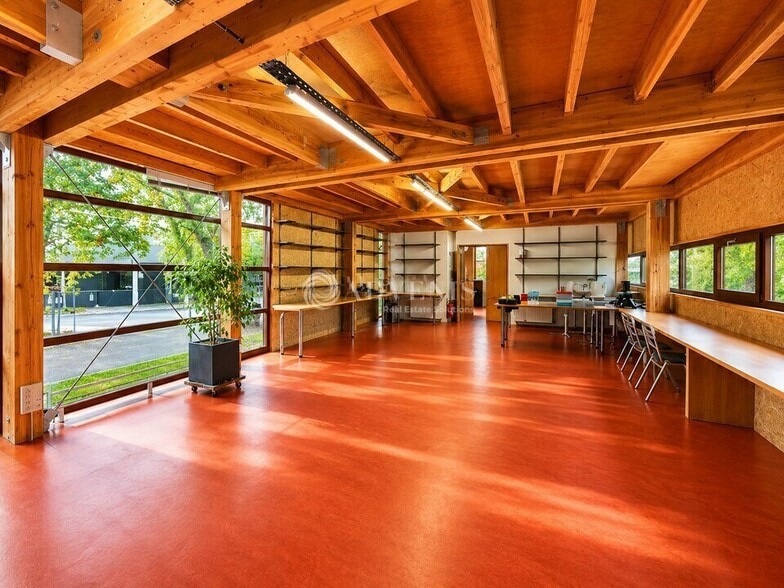 Office in Issy-les-Moulineaux for lease - Building Photo - Image 3 of 5