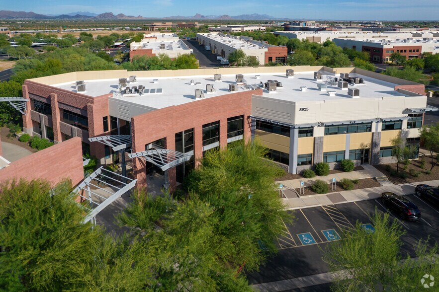 8925 E Pima Center Pky, Scottsdale, AZ à louer - Photo du bâtiment - Image 3 de 4