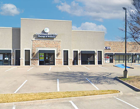 2001 SE Green Oaks Blvd, Arlington, TX for lease Primary Photo- Image 1 of 2