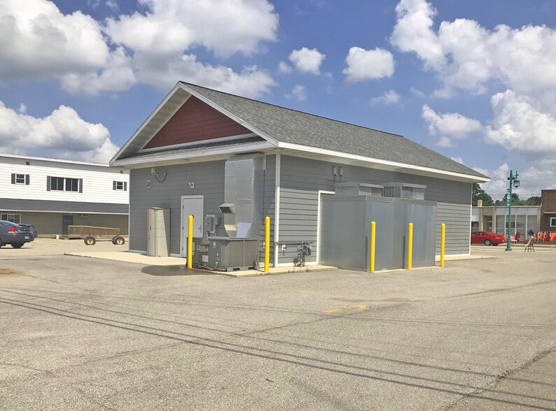 229 N Main St, Marion, WI for sale - Building Photo - Image 2 of 10