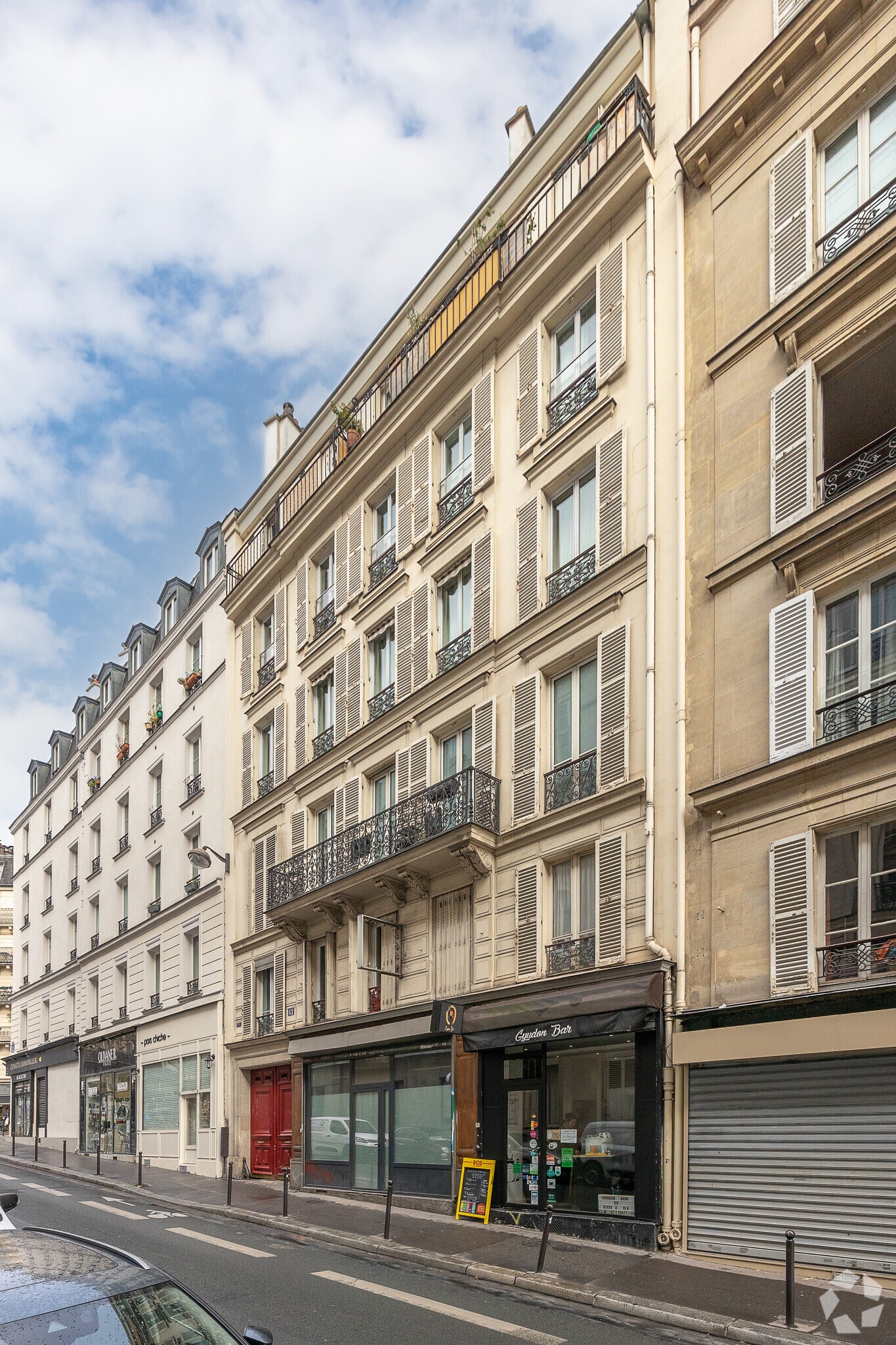 Office in Paris for sale Primary Photo- Image 1 of 2
