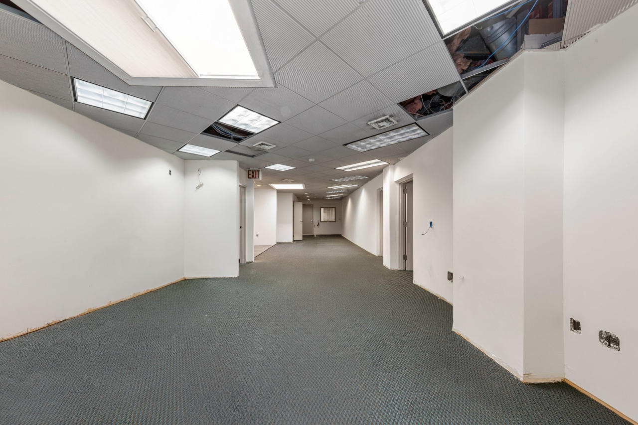 4008 Warren St, Elmhurst, NY for lease Interior Photo- Image 1 of 3