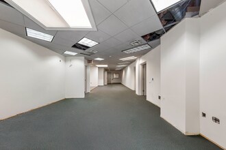 4008 Warren St, Elmhurst, NY for lease Interior Photo- Image 1 of 3