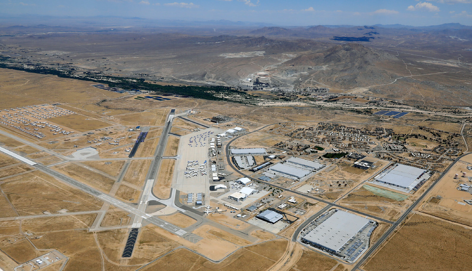 Adelanto Rd, Adelanto, CA for lease Building Photo- Image 1 of 2