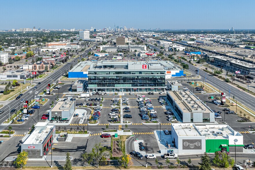 4607 Calgary Trl NW, Edmonton, AB à louer - Aérien - Image 3 de 7