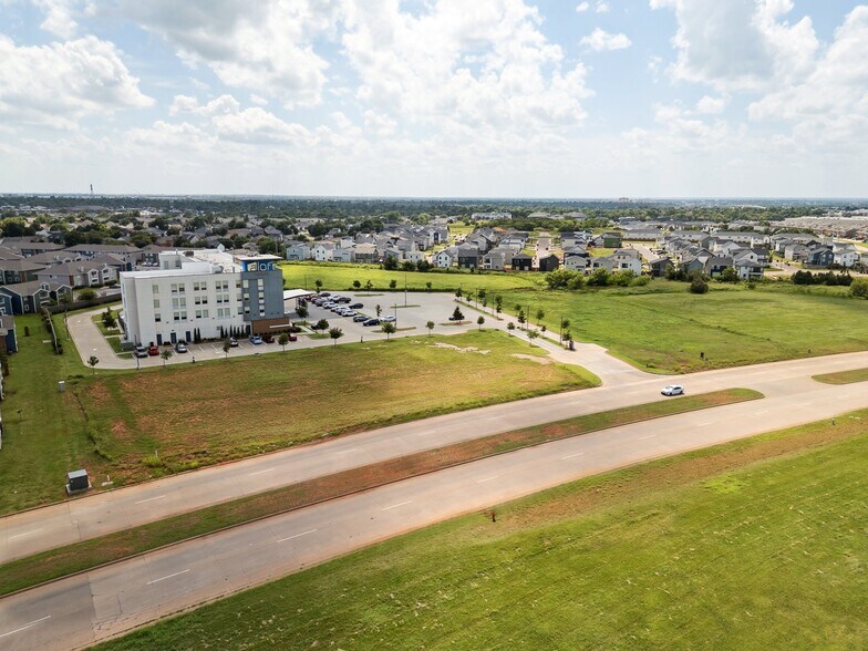 13201 Highland Park blvd, Oklahoma City, OK à vendre - Photo du bâtiment - Image 3 de 35