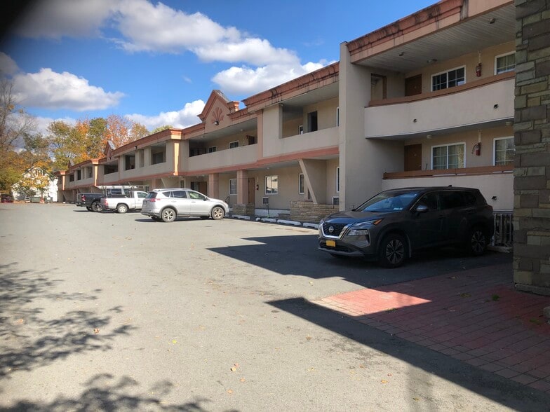 392 Broadway, Monticello, NY for sale - Building Photo - Image 3 of 6