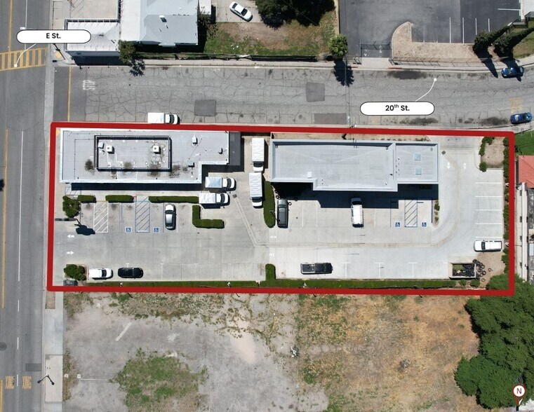 1984 N E St, San Bernardino, CA à vendre - Aérien - Image 2 de 5